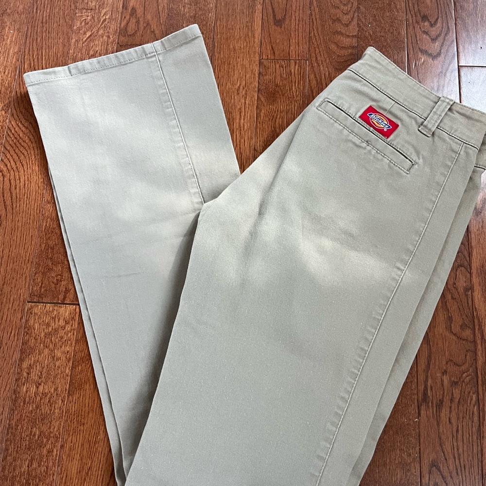 Dickies flat front Women’s khakis